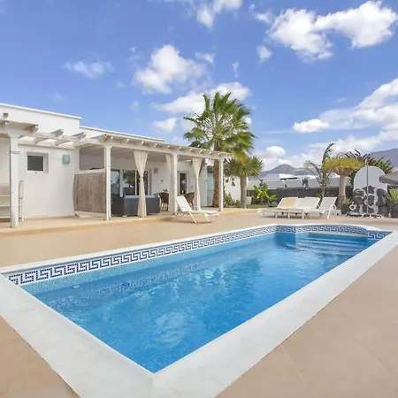 Queen Papagayo Vetusta Playa Blanca (Lanzarote)