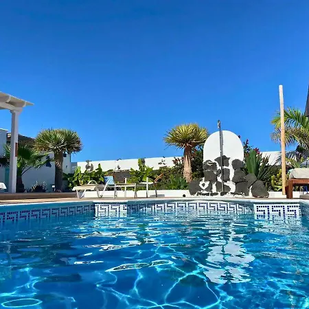 Queen Papagayo Vetusta