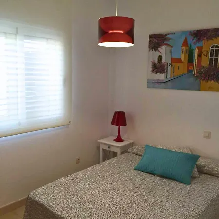 Queen Papagayo Vetusta