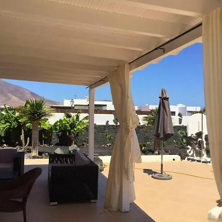 Queen Papagayo Vetusta فيلة بلايا بلانكا