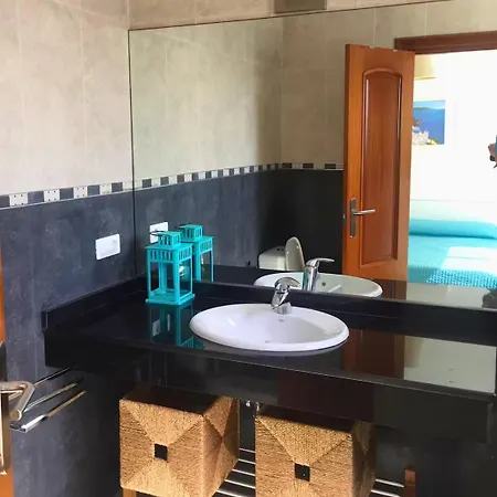 Queen Papagayo Vetusta فيلة