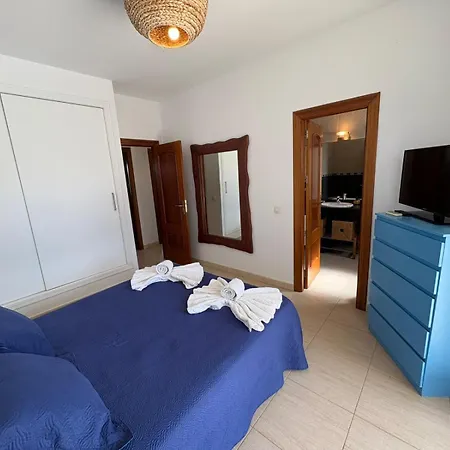 Queen Papagayo Vetusta فيلة *