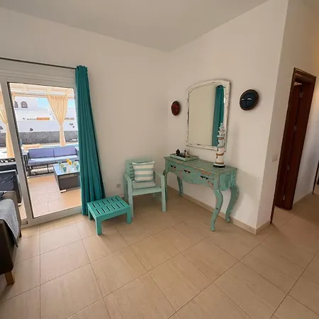 Queen Papagayo Vetusta بلايا بلانكا