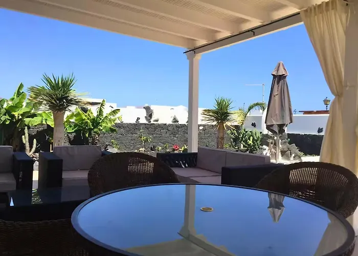 Queen Papagayo Vetusta *