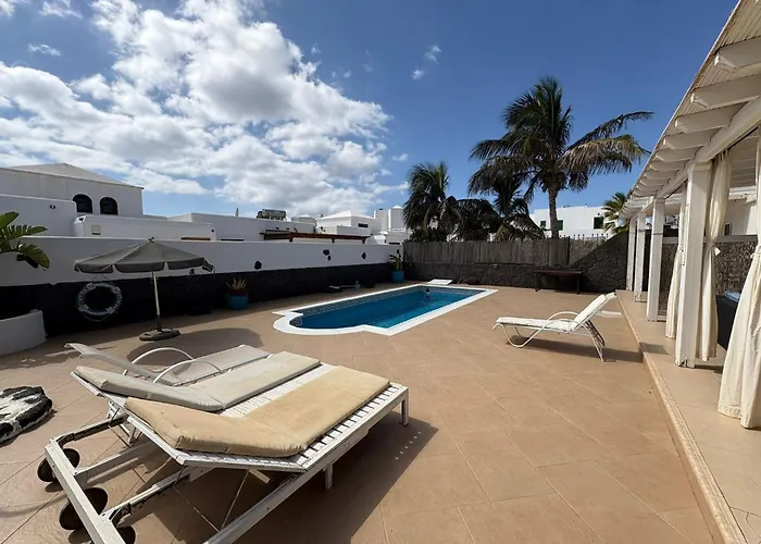 Queen Papagayo Vetusta פלאיה בלנקה