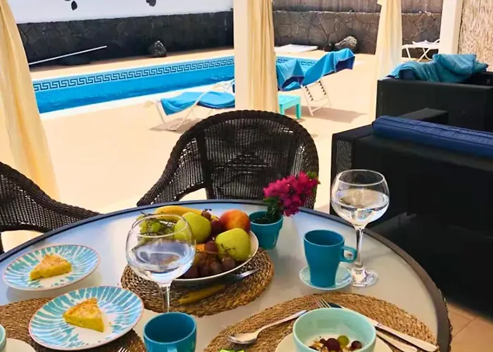 Queen Papagayo Vetusta *